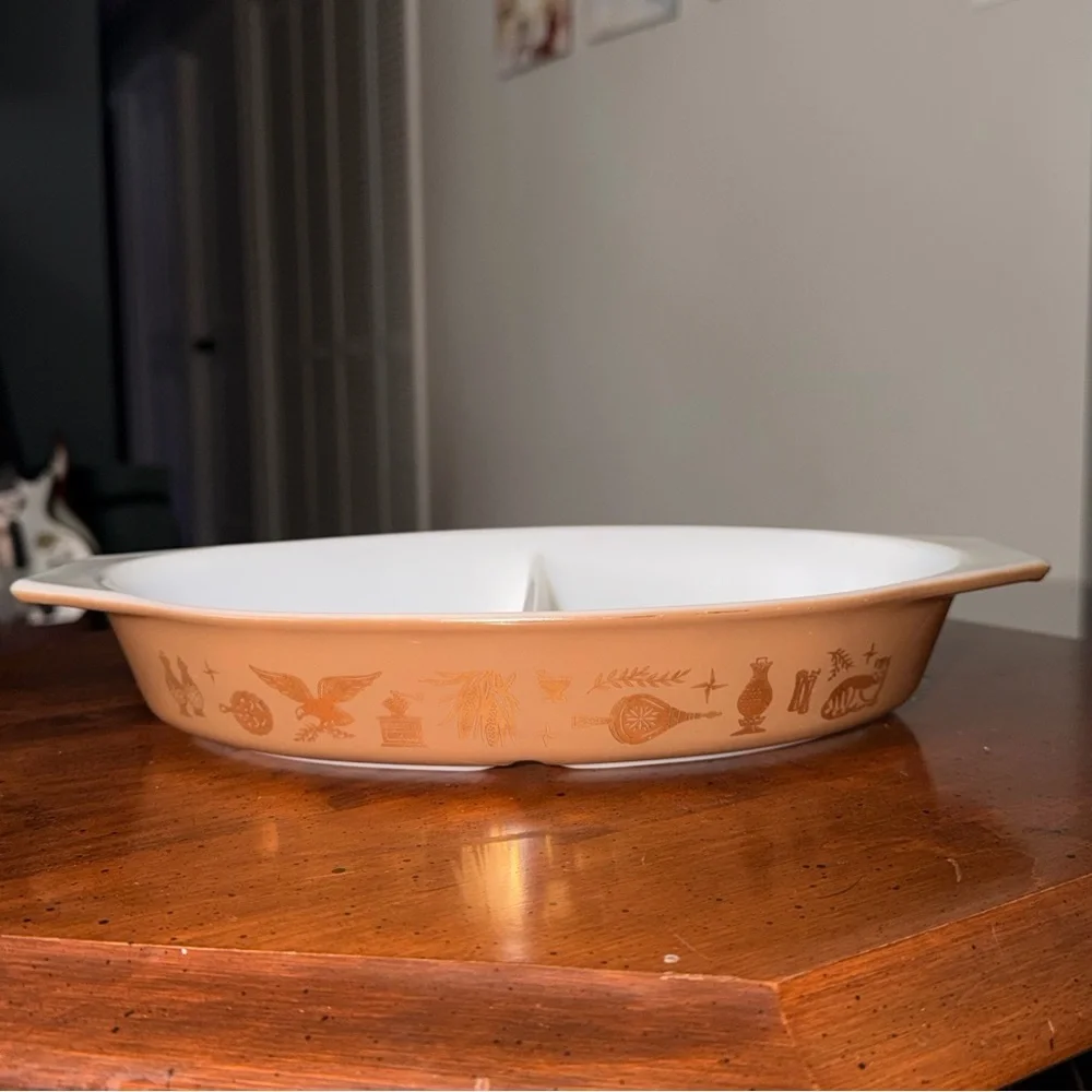 PYREX Brown and White Divided Dish